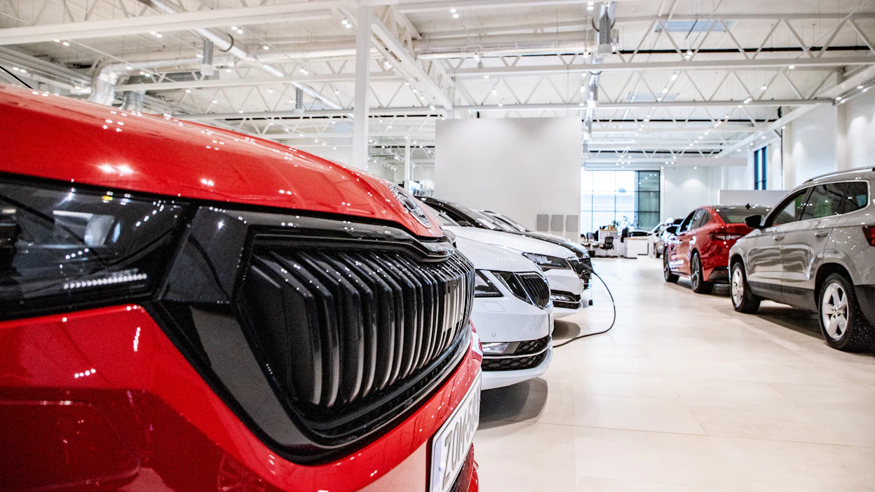 Autokauppa on keskittynyt uusien autojen sijaan käytettyihin autoihin.