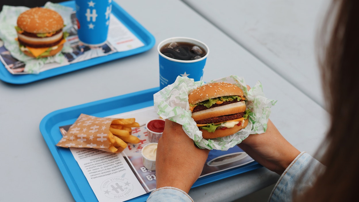 Hesburger kannustaa hinnoittelullaan valitsemaan sokerittoman juoman.