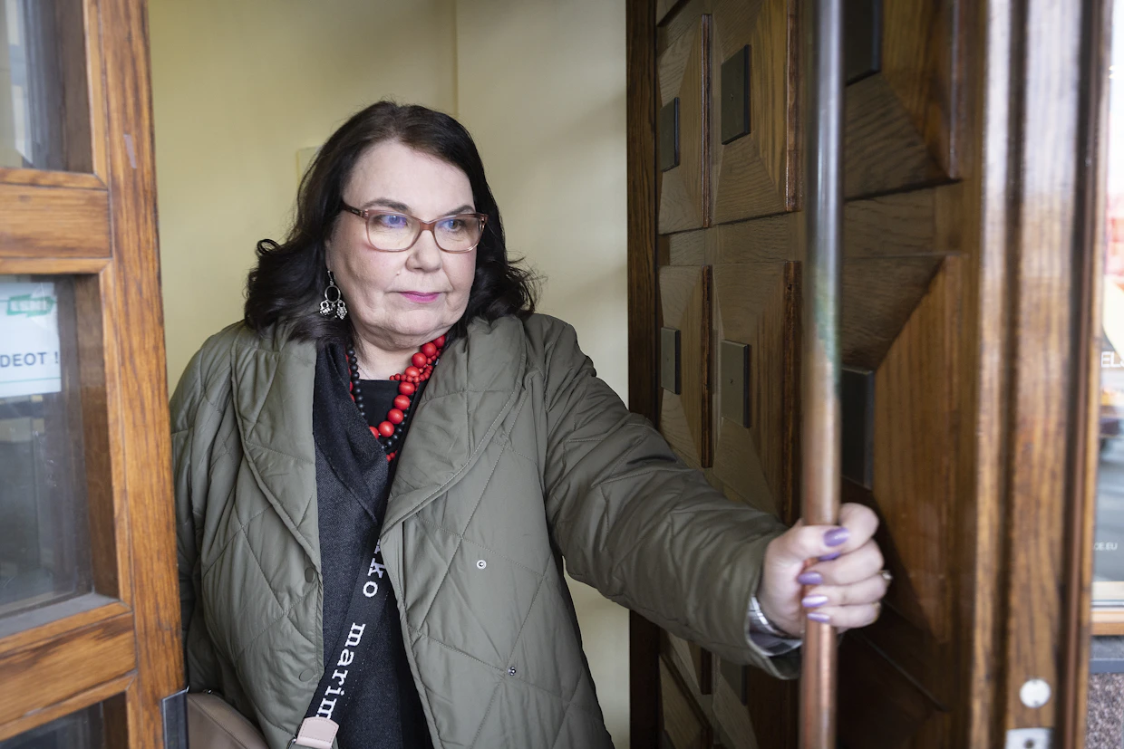 ”Tässä tilanteessa pitäisi miettiä, mitä suomalaisessa mediassa voisimme tehdä enemmän yhdessä – niin että kilpailusta toki pidetään kiinni”, Merja Ylä-Anttila sanoo.