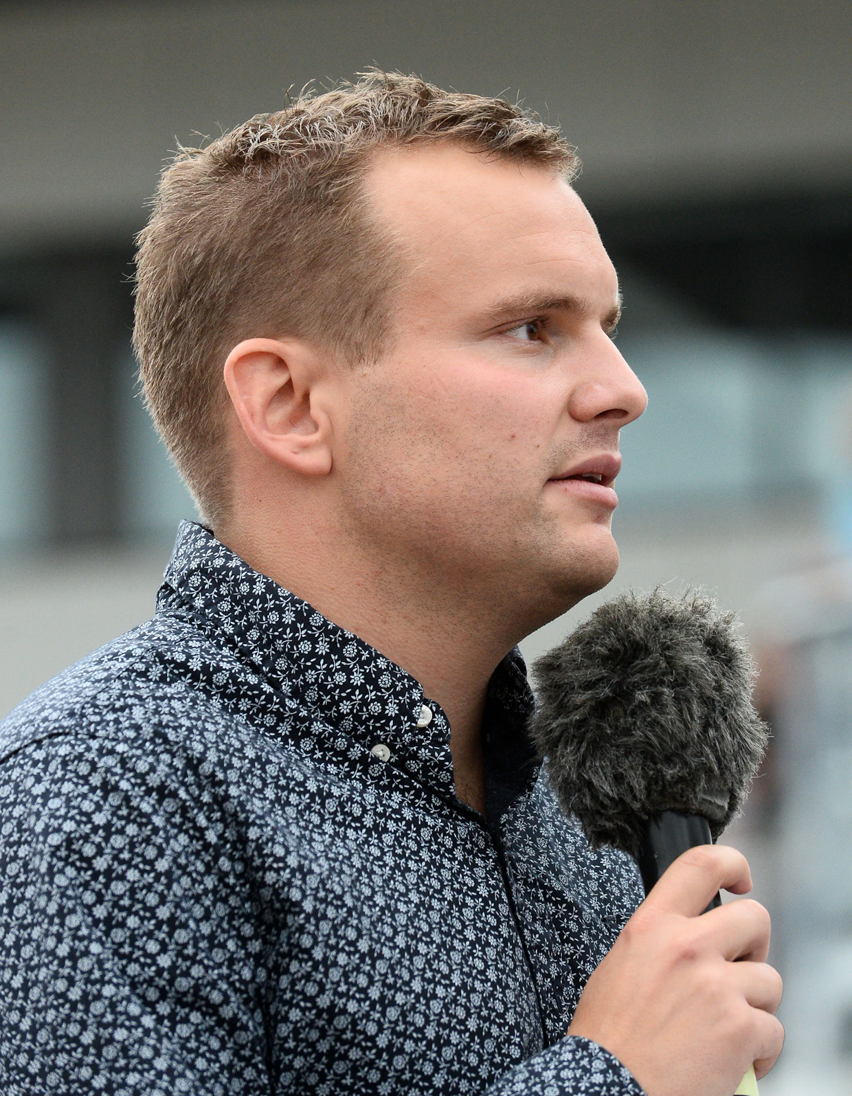 Kristofer Jakobsson toimii tarvittaessa myös selostajana ja voittajahaastattelijana.
