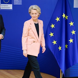 EU-komission puheenjohtaja Ursula von der Leyenin (oik.) lupaama strateginen dialogi EU-maatalouden tulevaisuudesta käynnistyy. Pääministeri Donald Tuskin johtama Puola on yksi niistä jäsenmaista, jossa viljelijät suhtautuvat hyvin kielteisesti komission viime vuosien ympäristö- ja ilmastoratkaisuihin.