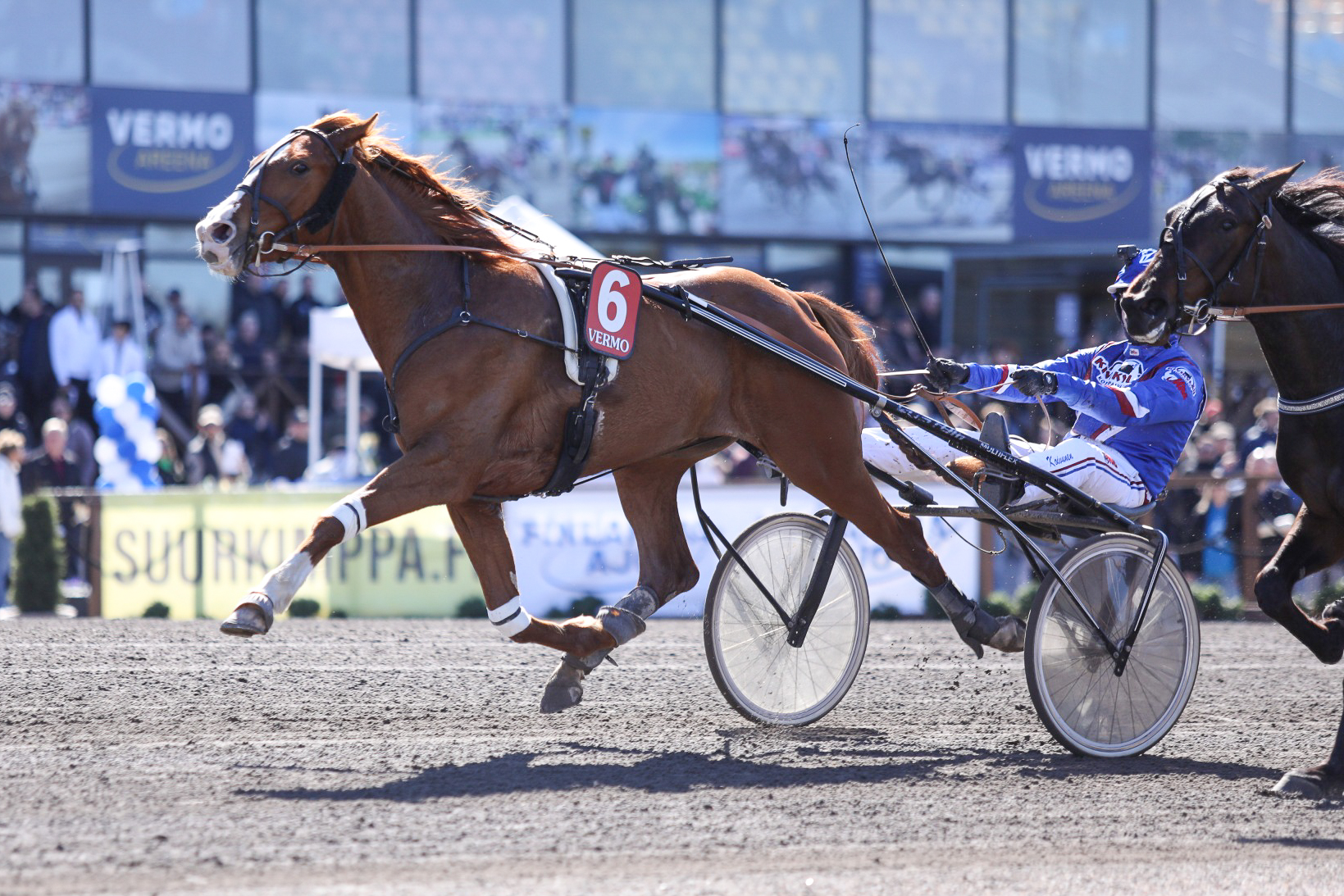 Karelin Avenger rutisti loppumetreillä Seppele-ajon voittajaksi. Rattailla oli Olli Koivunen. 