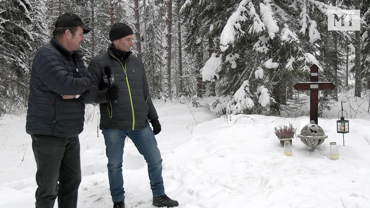 Pauli Raivio ja toimittaja Juha Jokinen muistelevat Visulia ja Tähen Toivomusta huippuoriiden haudalla.