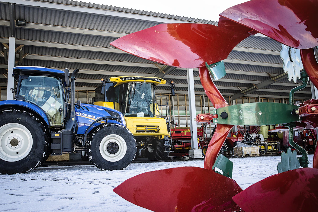 Traktori- ja puimurikaupassakin nähdään piristymisen merkkejä. Investointimahdollisuudet vaihtelevat paljon tiloittain kannattavuuden mukaan. Kehittyvät tilat pyrkivät investoimaan tehokkaampiin ja älykkäämpiin koneisiin.