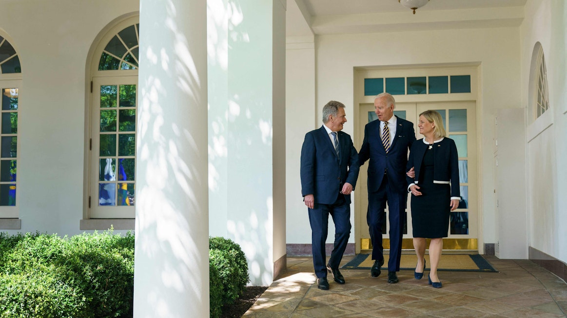 Yhdysvaltain presidentti Joe Biden laittoi koko arvovaltansa peliin Suomen ja Ruotsin Nato-jäsenyyden puolesta, kun Ruotsin pääministeri Magdalena Andersson ja presidentti Sauli Niinistö vierailivat Washingtonissa.