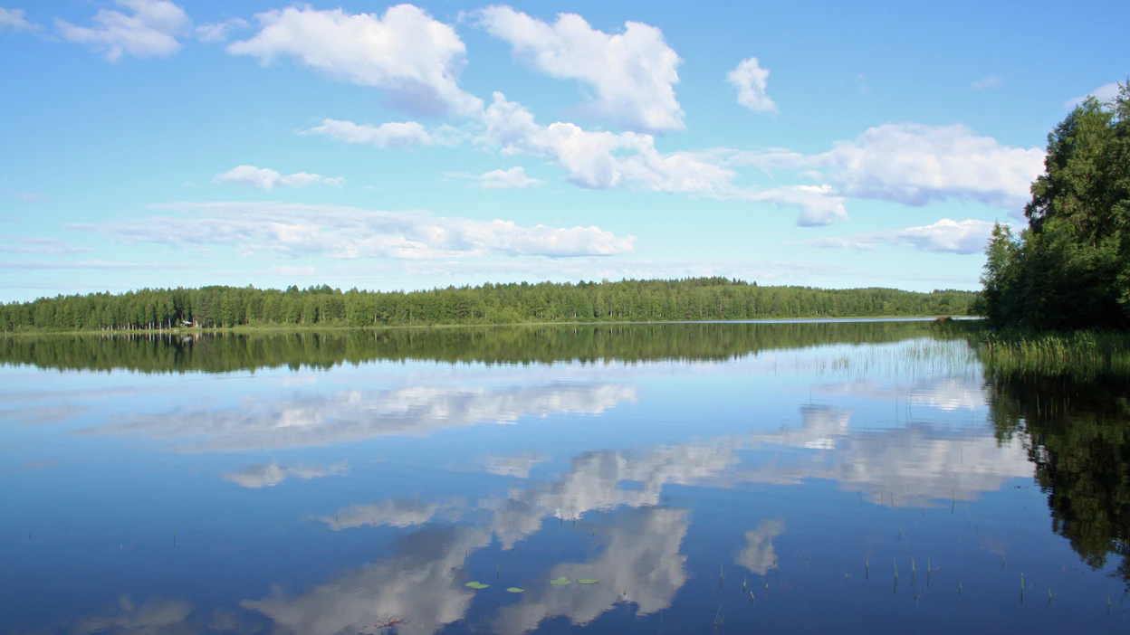 Viikonloppuna lämpötilat lähtenevät taas kotimaassa nousuun. Pilvisyys on vaihtelevaa.