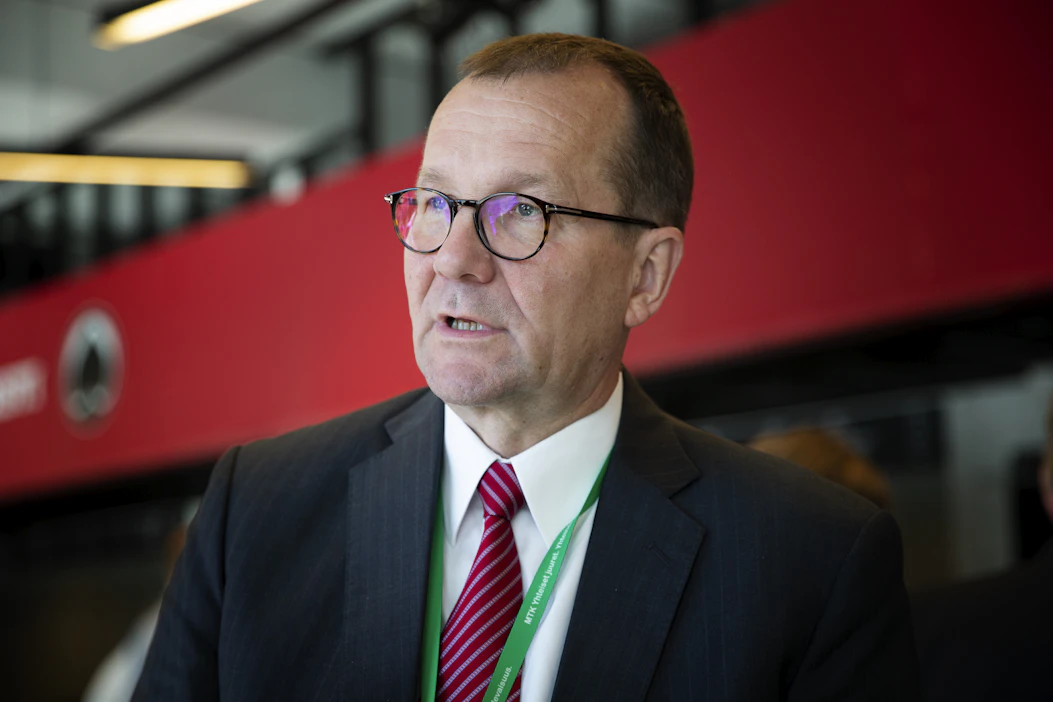 ”Tpivon, että ehdokkaaksi asettumalla saan vakavaa keskustelua ja huomiota elintärkeille asioille. Tehdään ainakin kunnin show, sitä meidän elinkeinomme nyt maaseudulla tarvitsevat”, pohtii Pekka Pesonen.