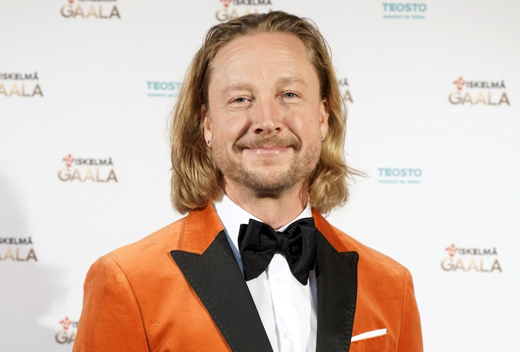 Kilpailun juontaa Samu Haber, joka myös esiintyy illan aikana. LEHTIKUVA / Mika Kylmäniemi.