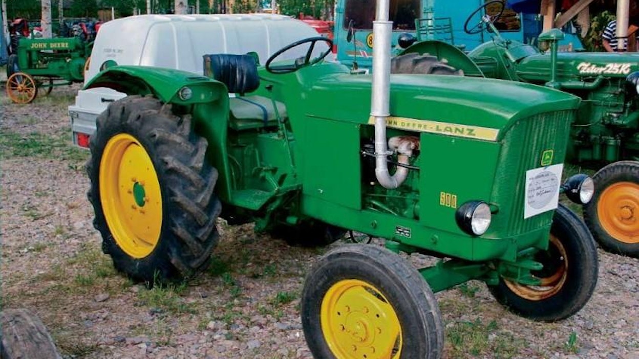 John Deere-Lanz T500 -traktoria valmistettiin vuosina 1960-64.