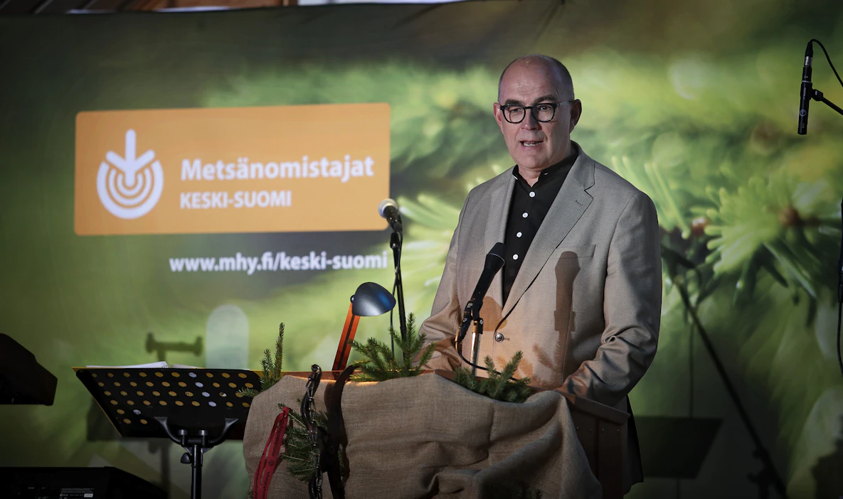 MTK:n metsävaltuuskunnan nokkamies Mikko Tiirolan mukaan metsäalan edunvalvonnan merkitys ei ole vuosikymmenten saatossa kadonnut minnekään. Mhy Keski-Suomi viettää 90-vuotisjuhliaan Äänekoskella Kartano Kievarissa tänään perjantaina.