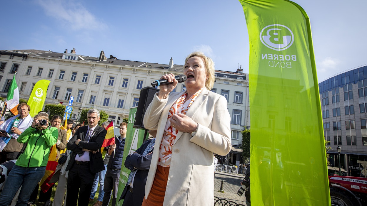 Elsi Katainen seuraa metsäpolitiikkaa aktiivisesti. Viime viikolla hän oli mukana tuottajajärjestöjen mielenosoituksessa.