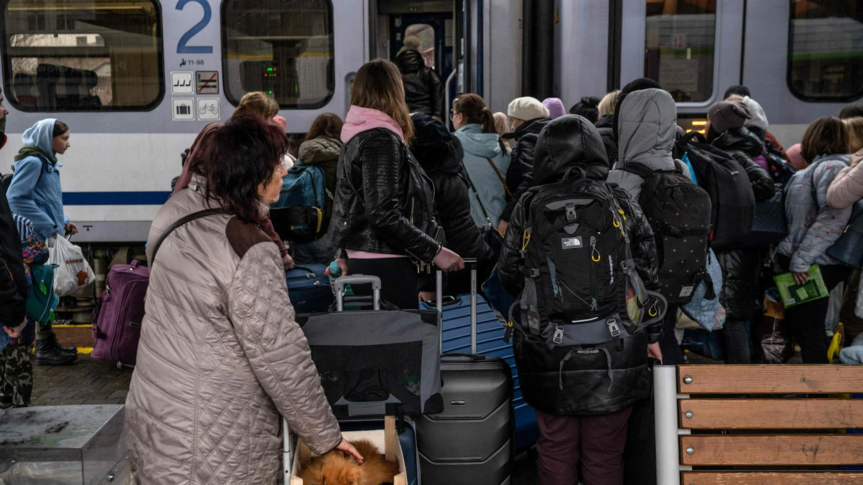 Viiden viikon aikana paenneita on liki 4,14 miljoonaa, ja määrä kasvaa päivittäin kymmenillätuhansilla. LEHTIKUVA/AFP.