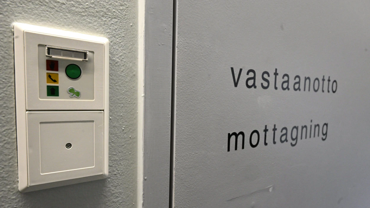 Uutissuomalaisen gallupiin vastanneista 19 prosenttia kertoi olevansa erittäin tyytymättömiä ja 18 melko tyytymättömiä itsensä tai läheisensä saamiin hyvinvointialueen sosiaali- ja terveyspalveluihin.