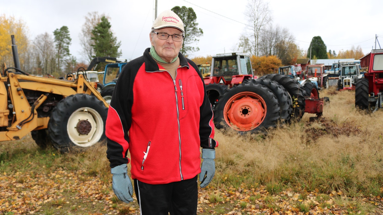 Traktorikauppias Lasse Kultavuori on myynyt uransa aikana tuhansia traktoreita.