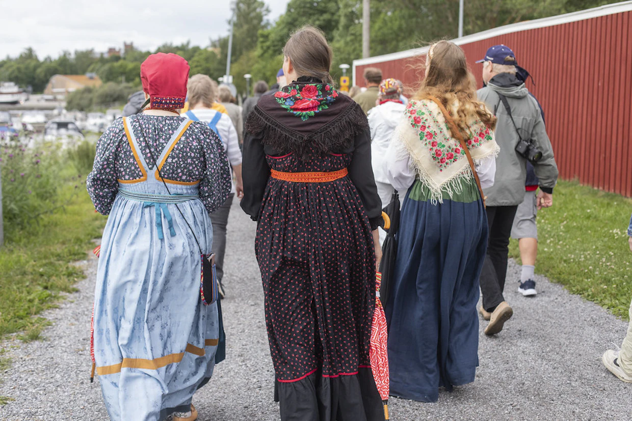 Herännäisyys eli körttiläisyys on Suomen evankelis-luterilaisen kirkon herätysliike. Siinä korostetaan ihmisen tasavertaisuutta toisen ihmisen rinnalla ja armoa.