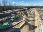Askolan Energiapäivässä jyskytettiin haketuksen maailmanennätys 25 koneen voimin.