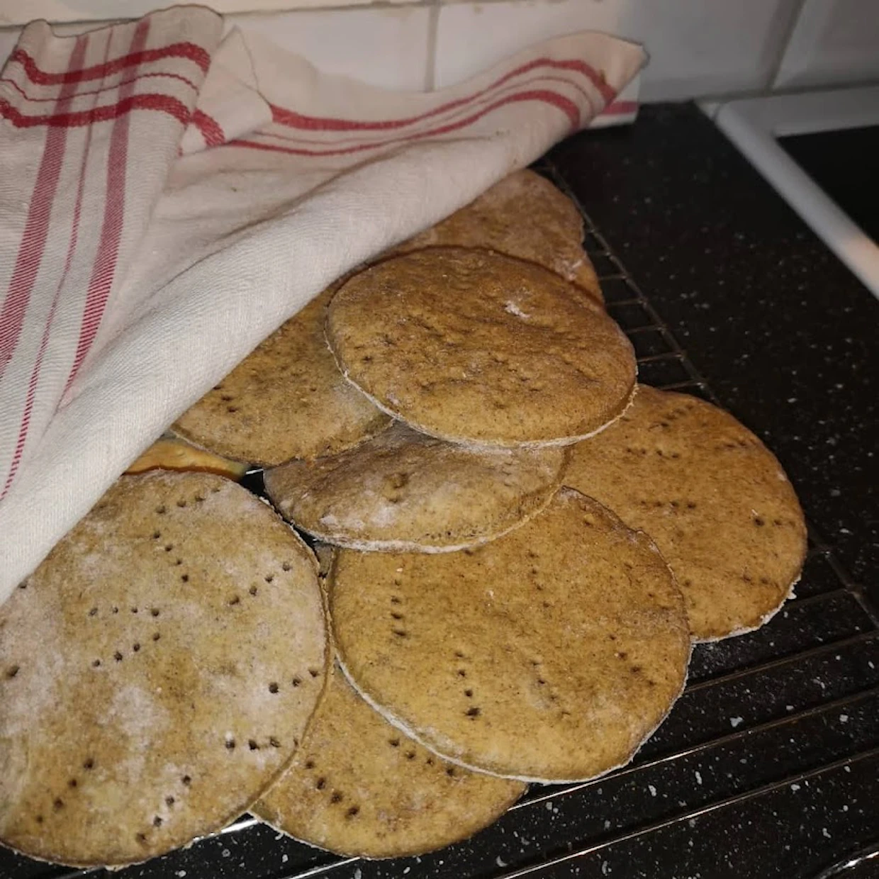 Ruiskattarasta tehty leipä on maukasta, mutta se kuivuu melko nopeasti.