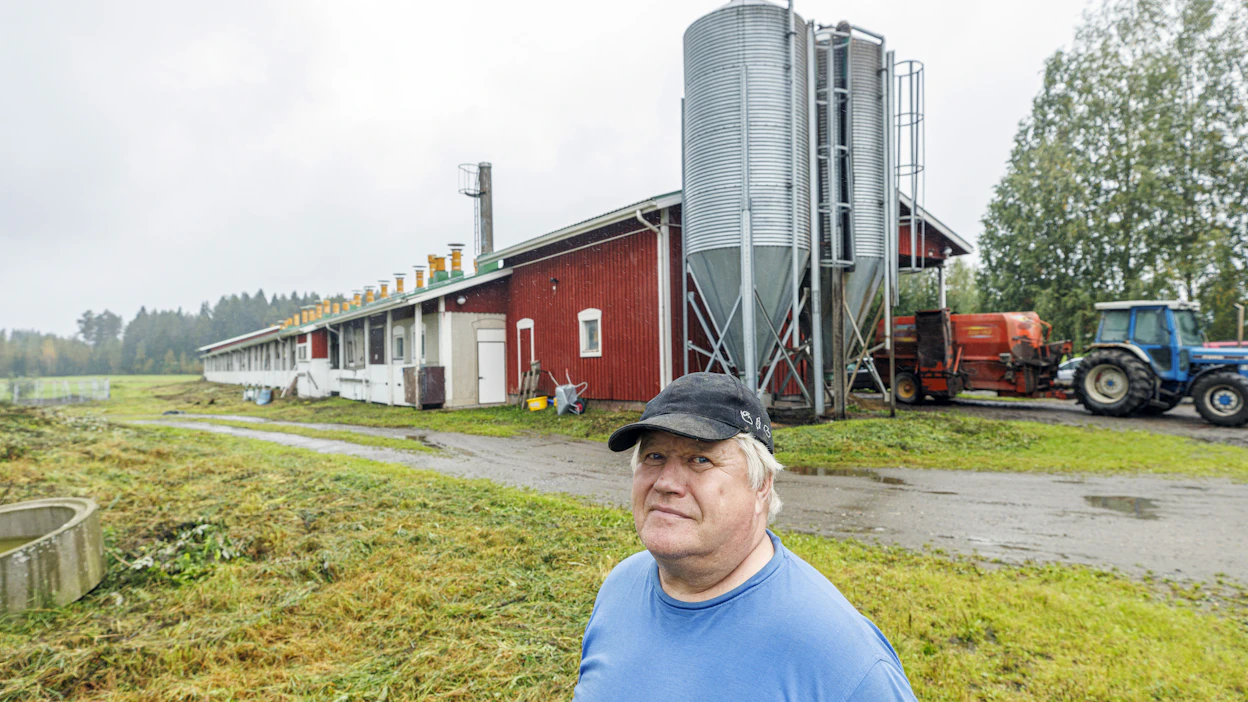 Tilakauppa on nyt monin paikoin aiempaa verkkaisempaa. Outokummussa sijaitseva vasikkakasvattamo on ollut myynnissä yli vuoden. Veli-Matti Variksen toiveena on, että paikkaa löytyisi jatkamaan nuori pariskunta.