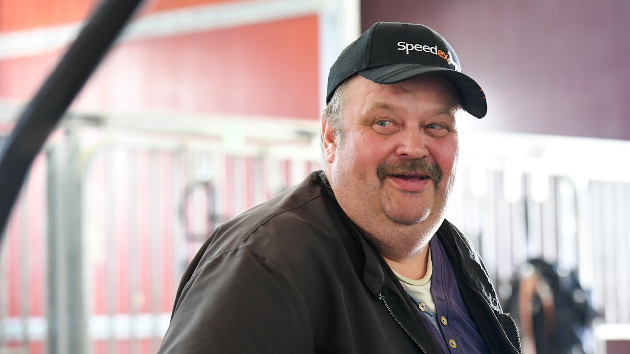 Ari Aatsinki nauttii pohjoisen talvesta hevosia treenaamalla ja kilpailuttamalla.