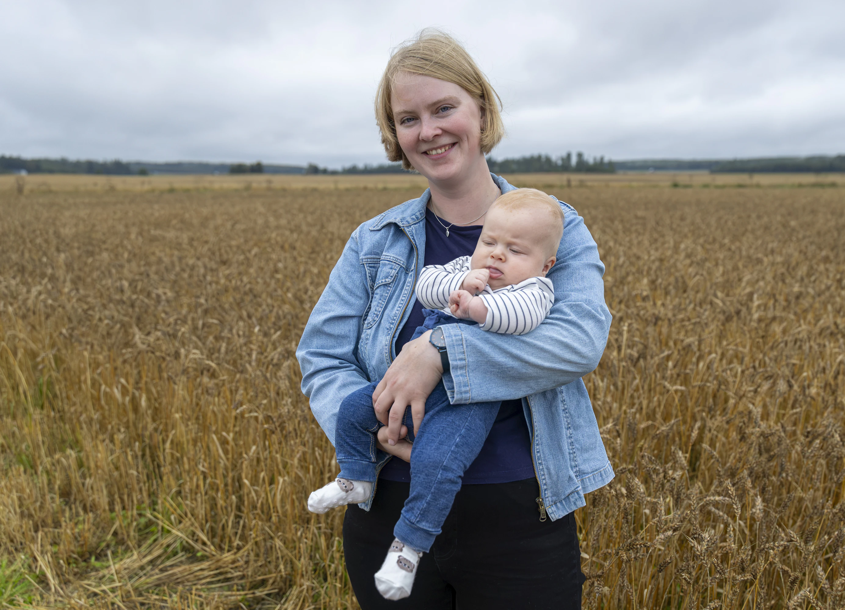 Kun Eerik oli kolmeviikkoinen ja sää lämmin, partiota harrastanut Reetta nukkui hänen kanssaan ulkona teltassa. ”Sinä yönä vauva heräsi vain kerran syömään.”
