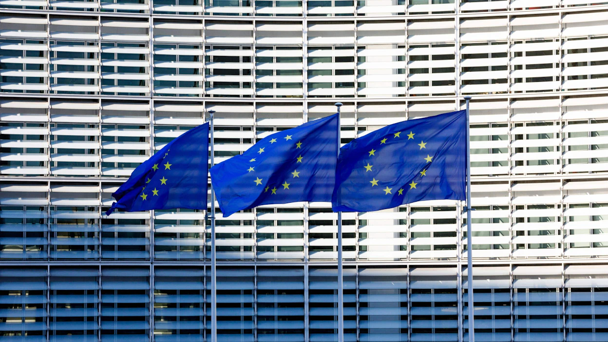 Safe on EU-komission 150 miljardin euron lainaväline, jonka kautta jäsenmaille on tarkoitus myöntää lainoja puolustushankintoihin. LEHTIKUVA/AFP.