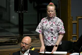 Kiihkeä keskustelu sai alkunsa, kun vasemmistoliiton Laura Meriluoto esitti kysymyksessään, että hallituksen luonnos uudeksi vesihuoltolaiksi jättää oven auki yksityistämiselle. LEHTIKUVA / Emmi Korhonen. 