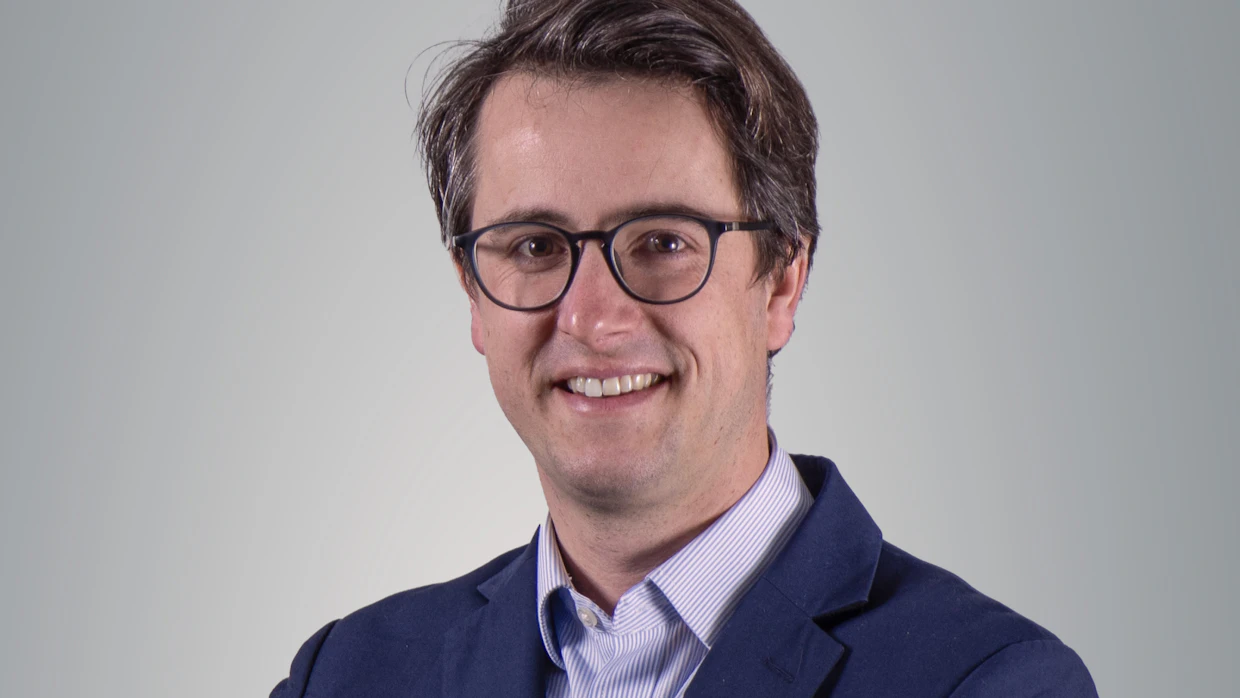 Ranskalainen peltorobotiikan pioneeri ja perustamansa Agreenculturen toimitusjohtaja Christophe Aube.