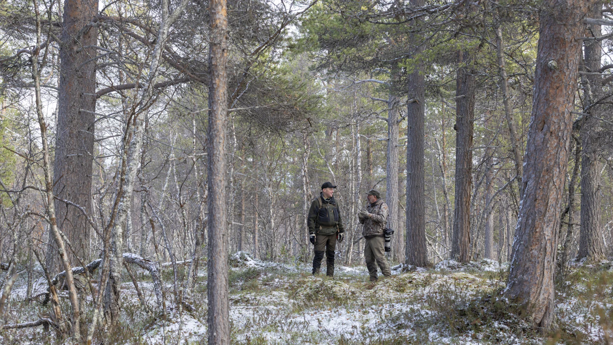 Metsähallitus myy vuosittain noin 200 000 metsästys- ja kalastuslupaa valtion alueille.