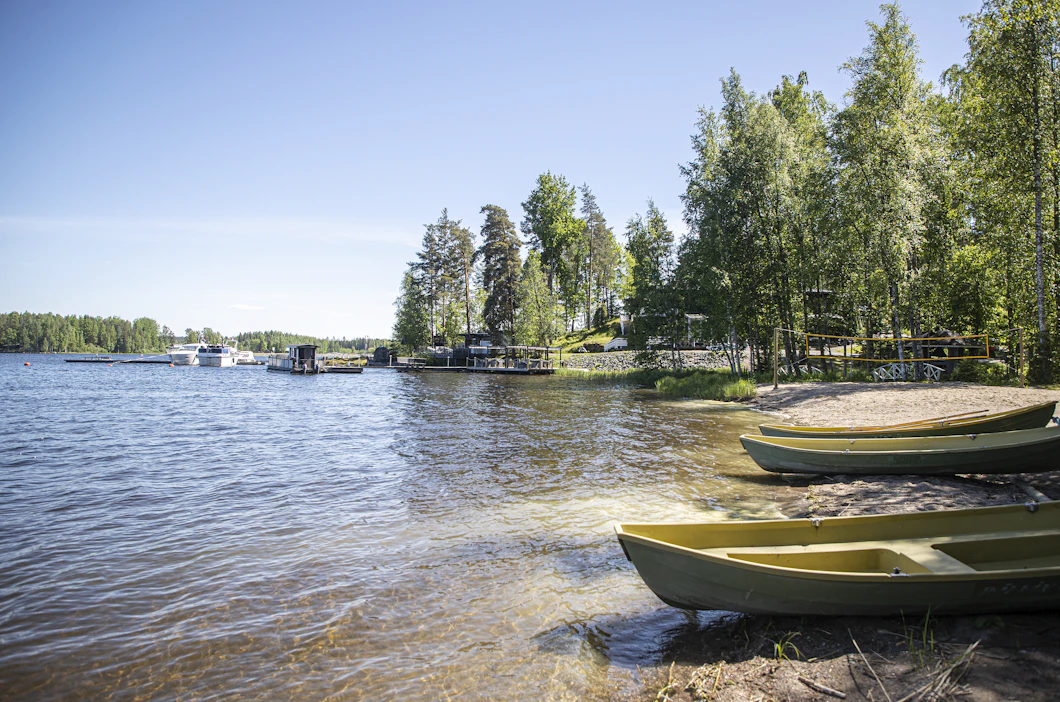 Kesällä uimakauden aikana uimaveden laadusta tiedotetaan uimarannoilla sekä esimerkiksi kuntien verkkosivuilla.