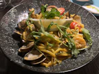 Mereneläviä ja mausteista makkaraa sisältävä tuorepasta oli erinomainen.