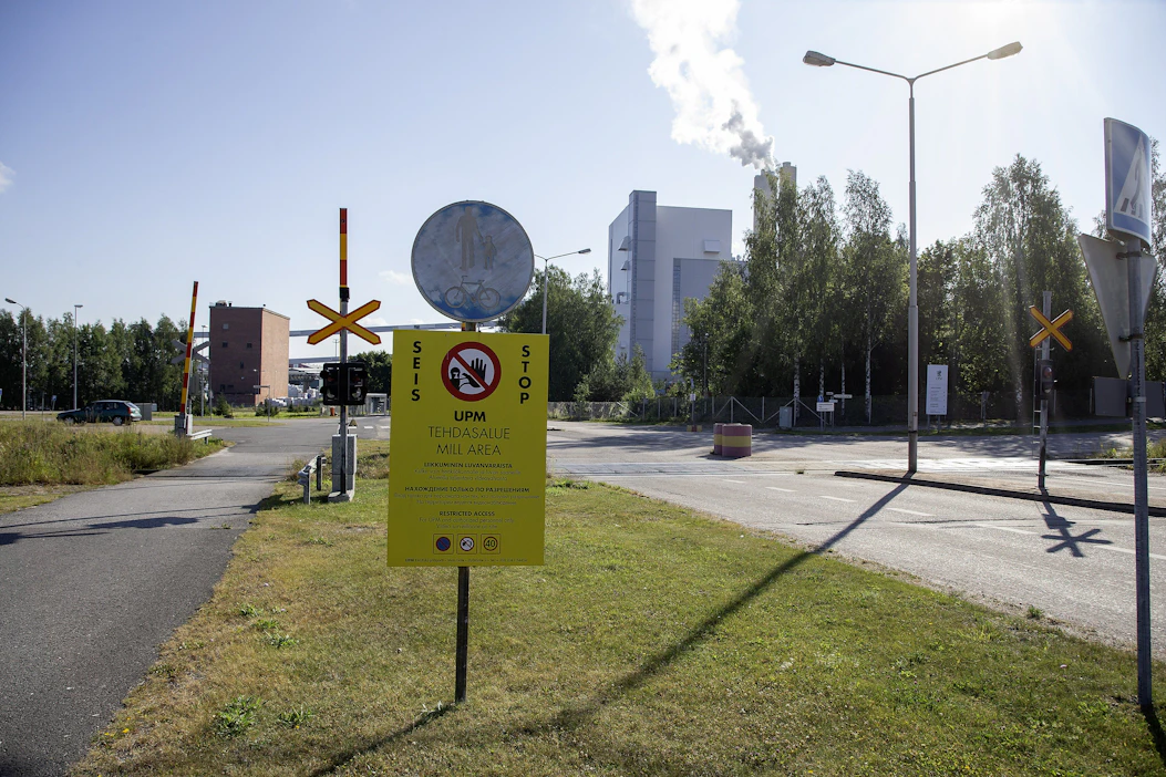 Paperiteollisuudessa menetetään työpaikkoja, kun UPM sulkee Kaukaan paperitehtaan Lappeenrannassa. Arkistokuva. LEHTIKUVA / Lauri Heino.