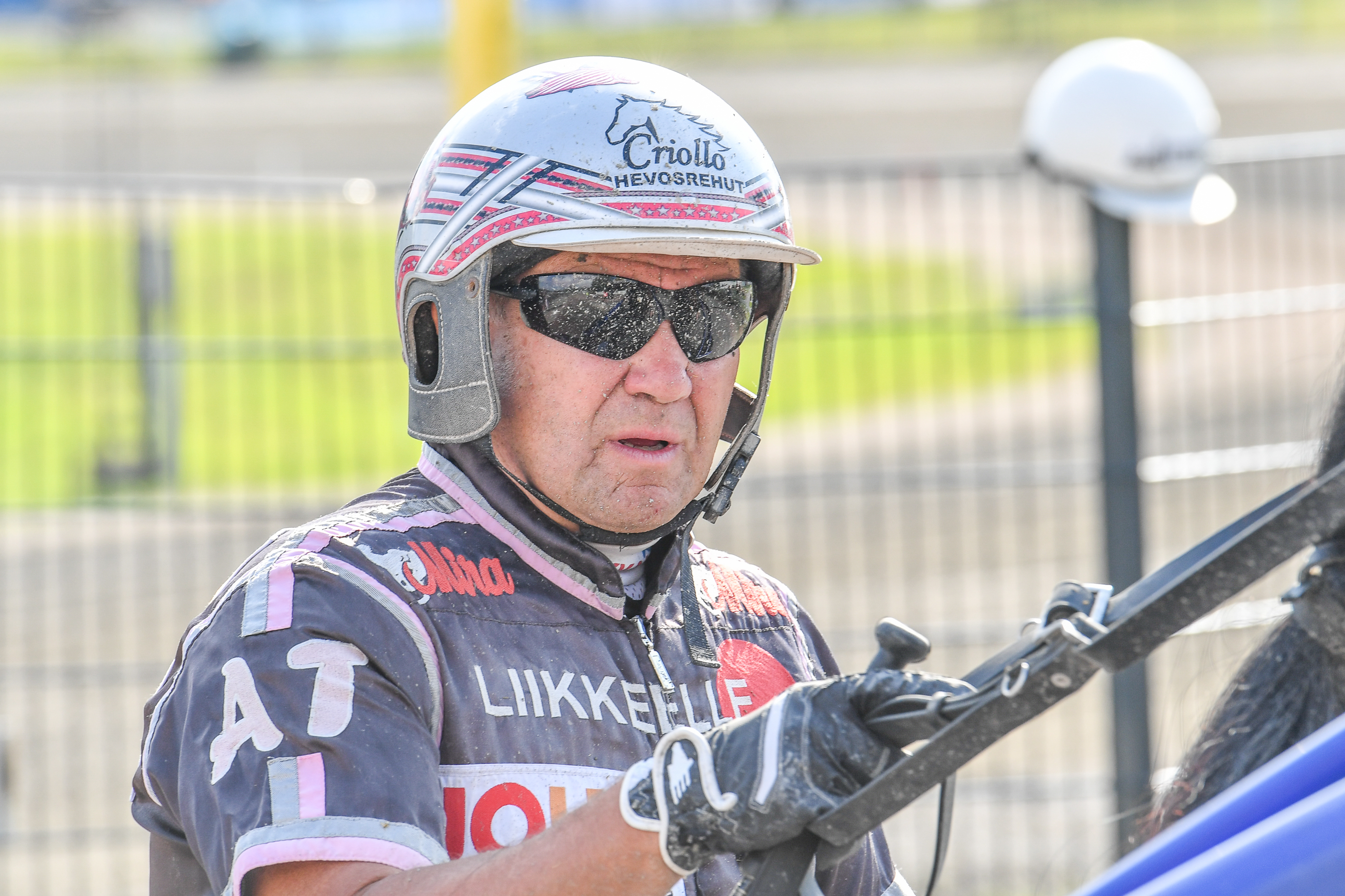 Antti Teivainen ohjastaa vihjerivin varmaa Global Eminentiä.