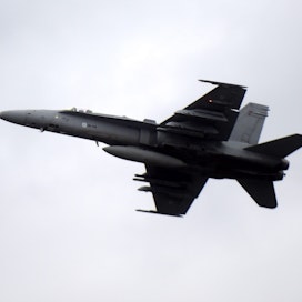 Suomessa on päätetty korvata Hornet-hävittäjiä F-35-hävittäjillä. Kuvassa ilmavoimien F/A 18 Hornet-hävittäjä.