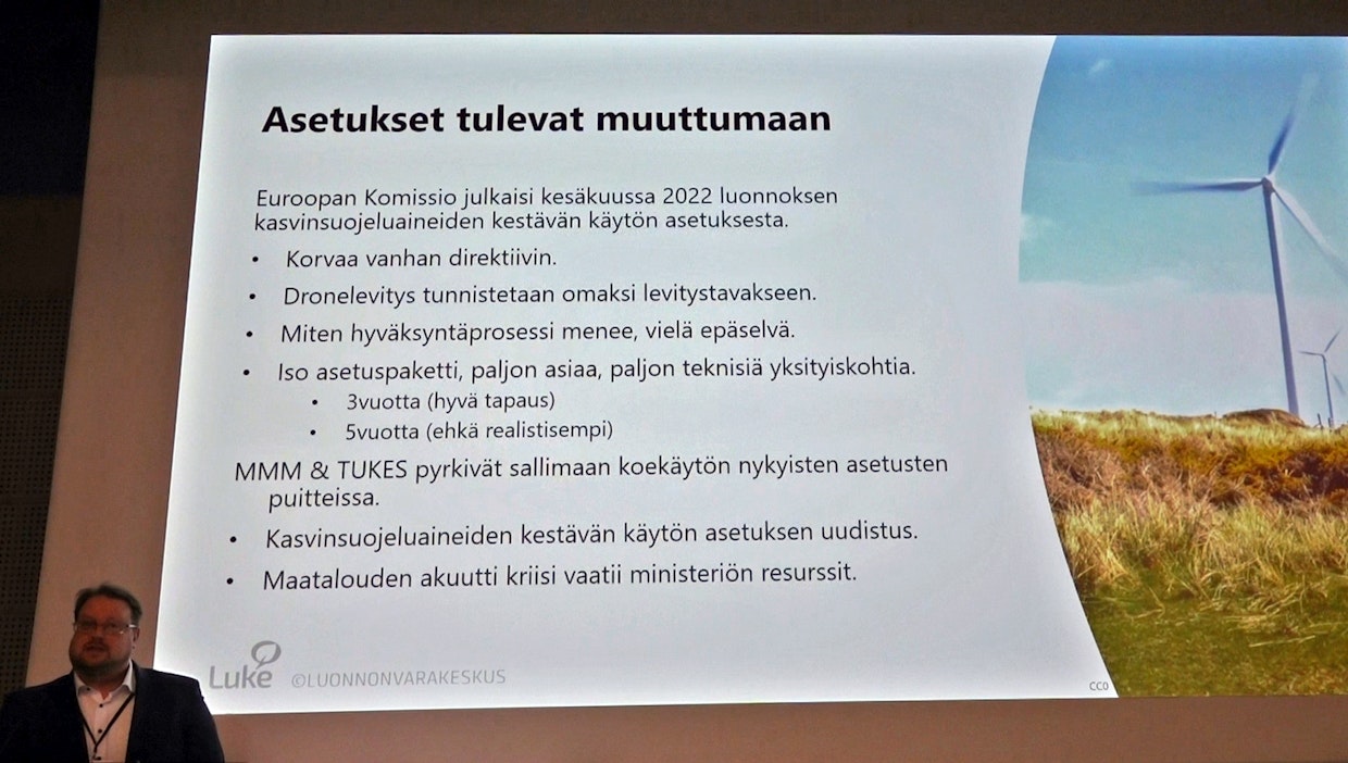 Ruiskudroonien käytössä on vielä monta haastetta, kuten Ari Ronkainen näyttää. Realismia on saada säädöspuoli kuntoon puolen vuosikymmenen aikana.
