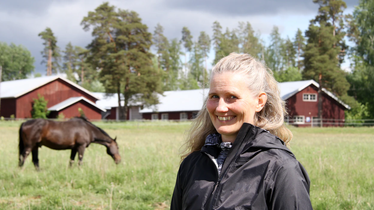 Annika Schulman on tehnyt elämänuransa opettaen ratsastusta ja hevosten hyvää käsittelyä.