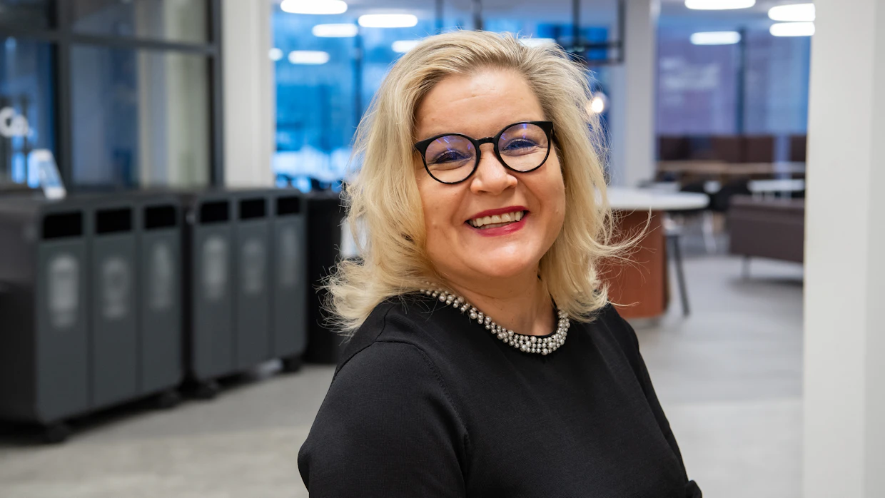 Kansainvälisen myynnin professori Saara Julkunen on toiminut ennen professorin uraa Citymarket-kauppiaana.