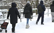Sosiaali- ja terveysalan kattojärjestön mukaan pienituloisten määrä jatkaa kasvuaan, jos hallituksen sosiaaliturvaan tekemät leikkaukset pysyvät voimassa. LEHTIKUVA / Heikki Saukkomaa.