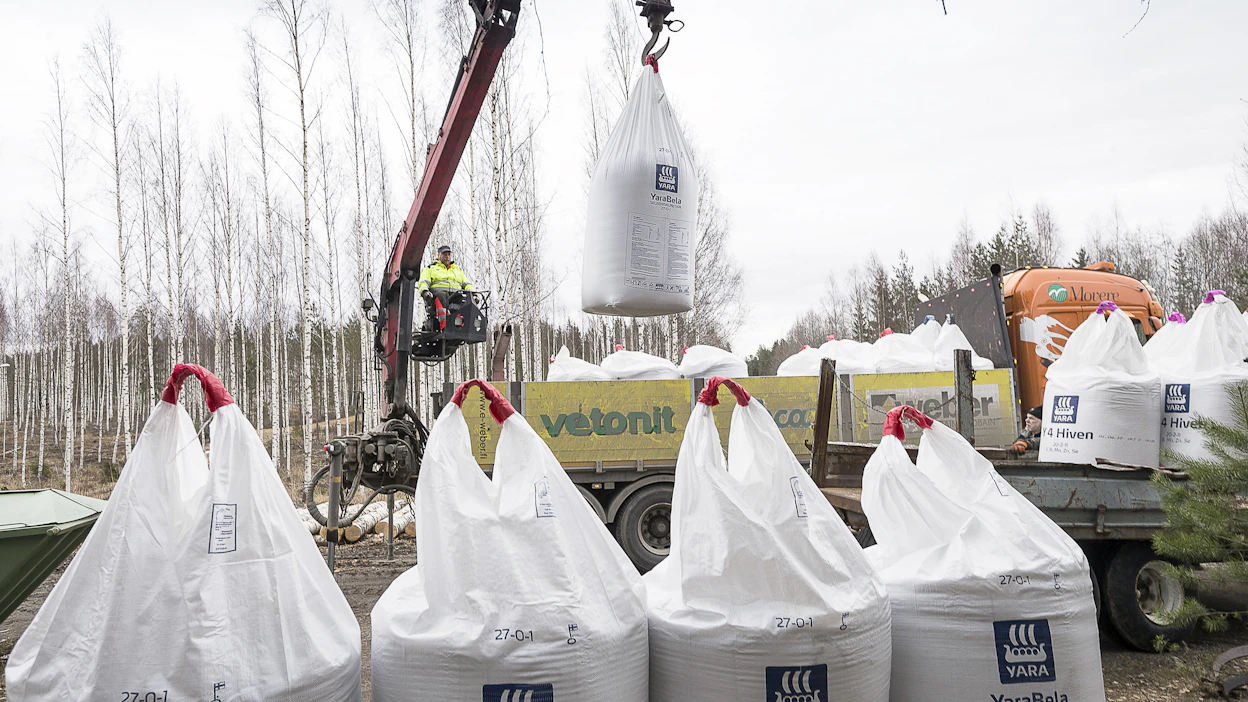 Yara on ottanut lannoitetoimituksiin uusia ohjeita. Kuvituskuva on vuodelta 2018.