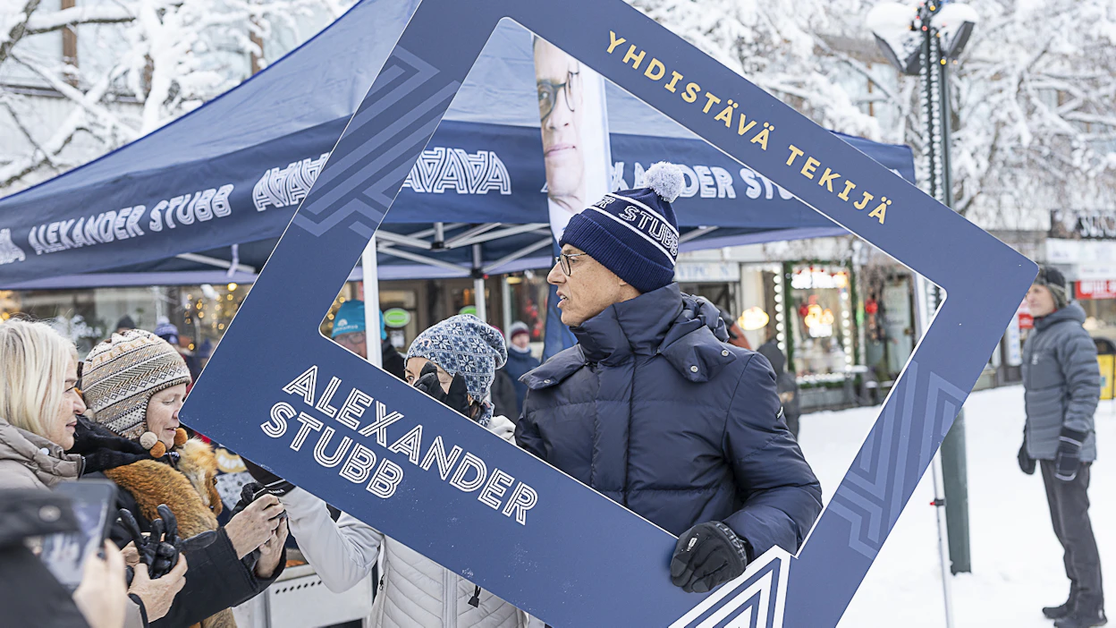 Alexander Stubb (kok.) vieraili Imatralla ennen ensimmäisen kierroksen vaalipäivää.