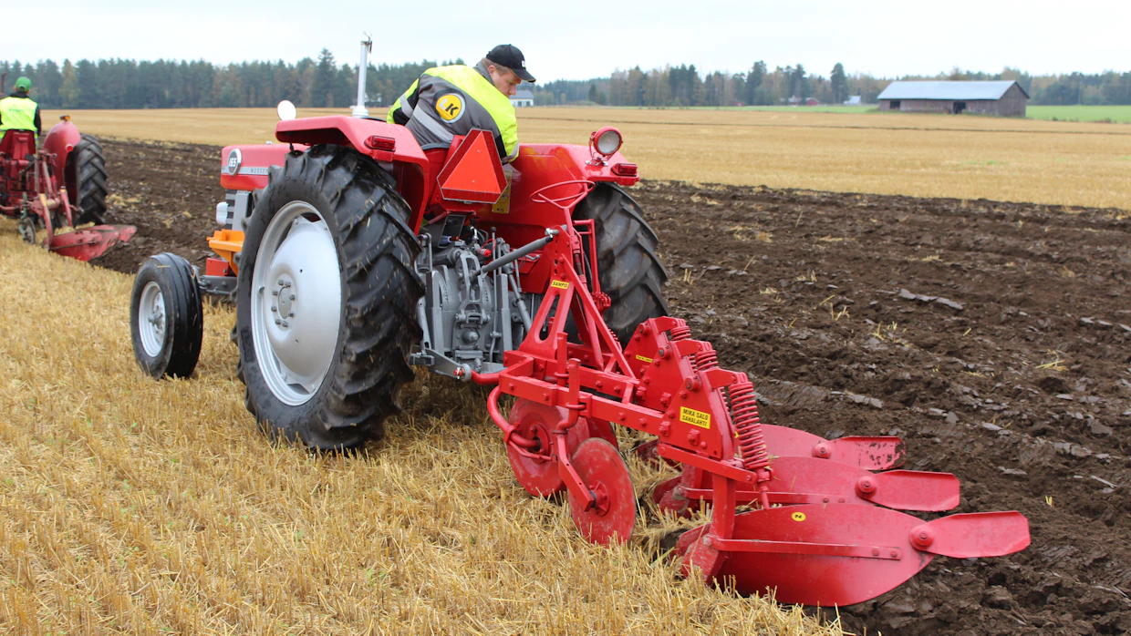 Massey-Ferguson 165 on toinen Suomen ylivoimaisesti suosituimmista traktorimalleista.