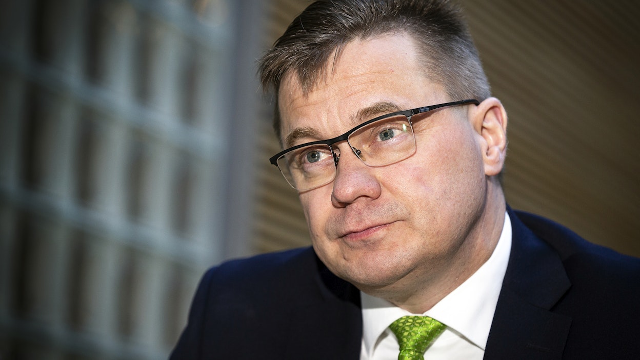 Pertti Hakanen kuvattuna 50-vuotiaana, kun hän oli kansanedustaja.