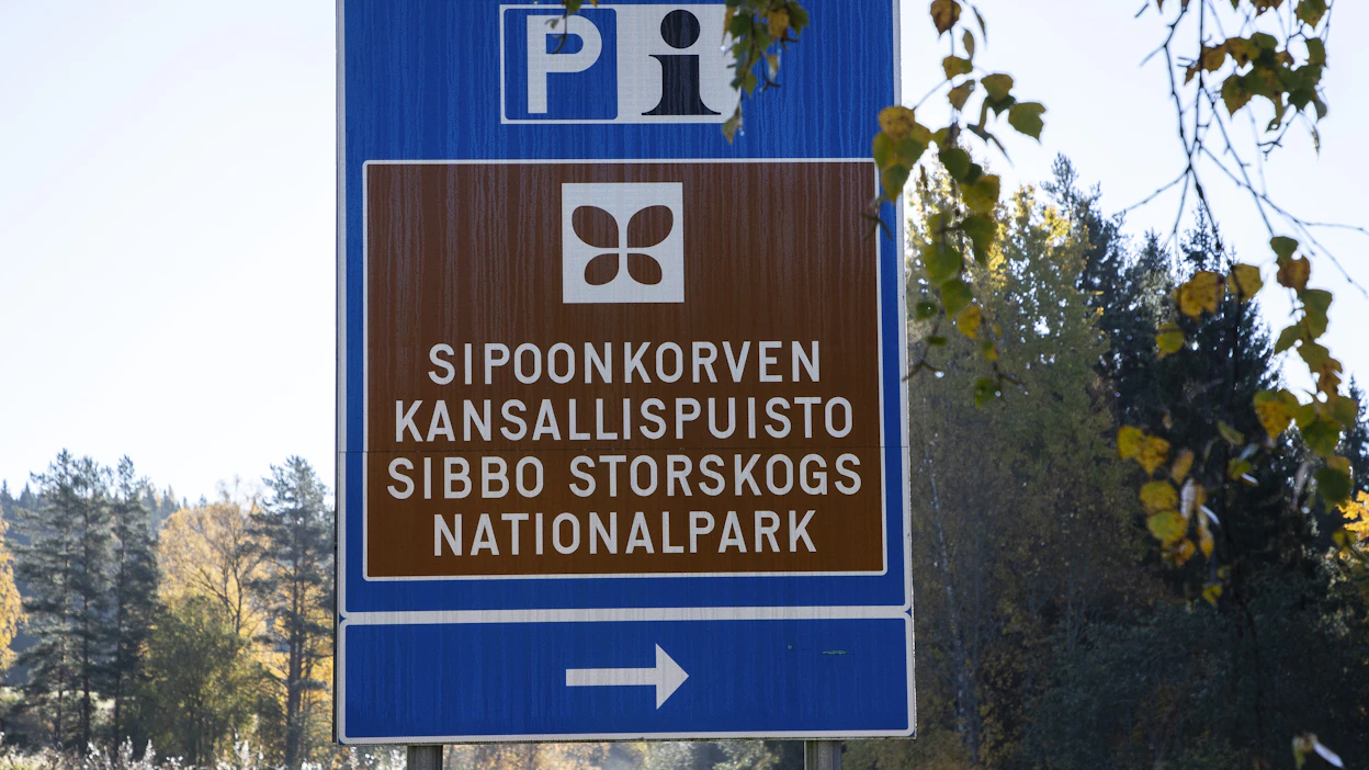 Sipoonkorven kansallispuisto on yksi viidestä retkikohteesta, jossa maksullista pysäköintiä kokeillaan.