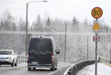 Alennetut nopeudet parantavat turvallisuutta ja säästävät energiaa. LEHTIKUVA / Heikki Saukkomaa. 