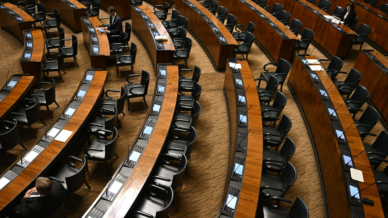 Hallitus on laatinut velkajarrusta ehdotuksensa, jota eduskuntapuolueet ovat syksyn aikana käsitelleet ja muokanneet parlamentaarisessa työryhmässä. LEHTIKUVA / Roni Rekomaa.