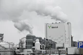 Metsä Group keskeyttää tuotannon Kemin tehtaalla loka-marraskuussa.