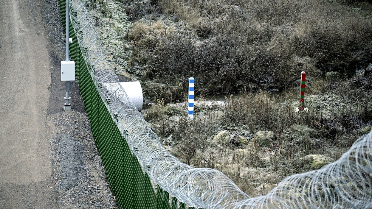 Itärajan esteaitaa Suomen ja Venäjän rajavyöhykkeellä Imatralla. LEHTIKUVA / Jussi Nukari.