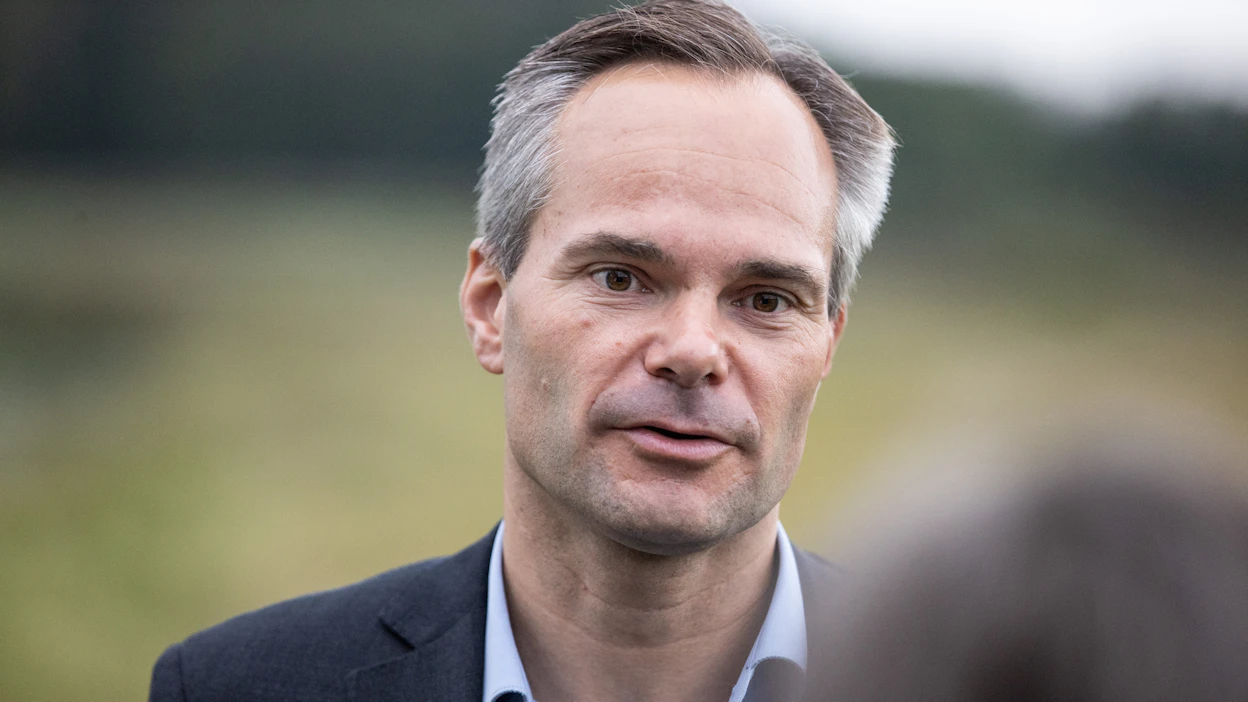 Ministeri Kai Mykkänen ja teollisuuden puunostajat keskustelevat tänään raakkutuhosta.
