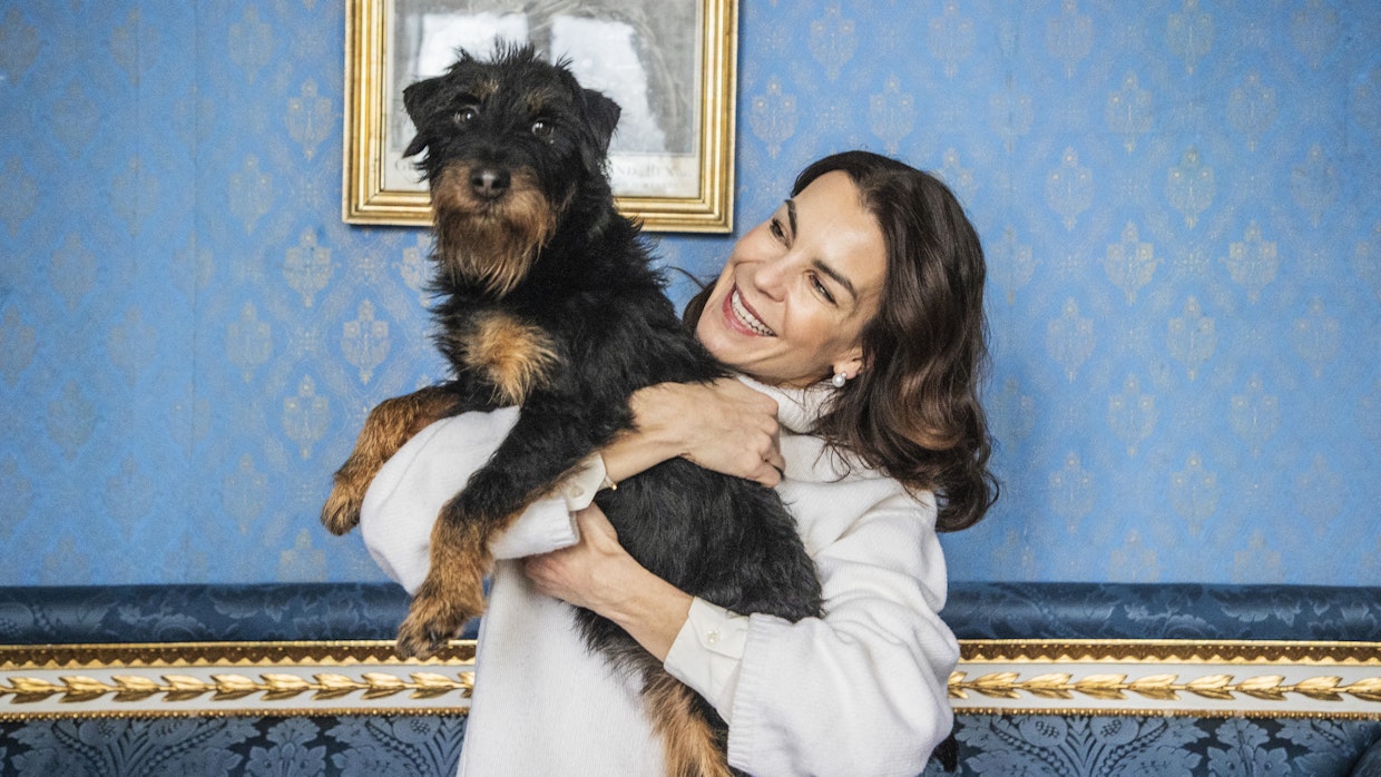 Kirjailija ja hevosenomistaja Riikka-Maria Rosenberg korostaa ihmisten vastuuta eläimiensä hyvinvoinnista.