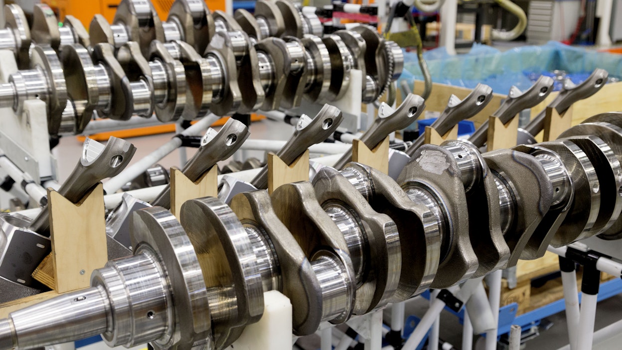 Arkistokuva moottoritehtaalta.