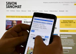 Sanomalehtiä lukevat Suomessa digitaalisina eniten 35–44-vuotiaat. (arkistokuva)  . 